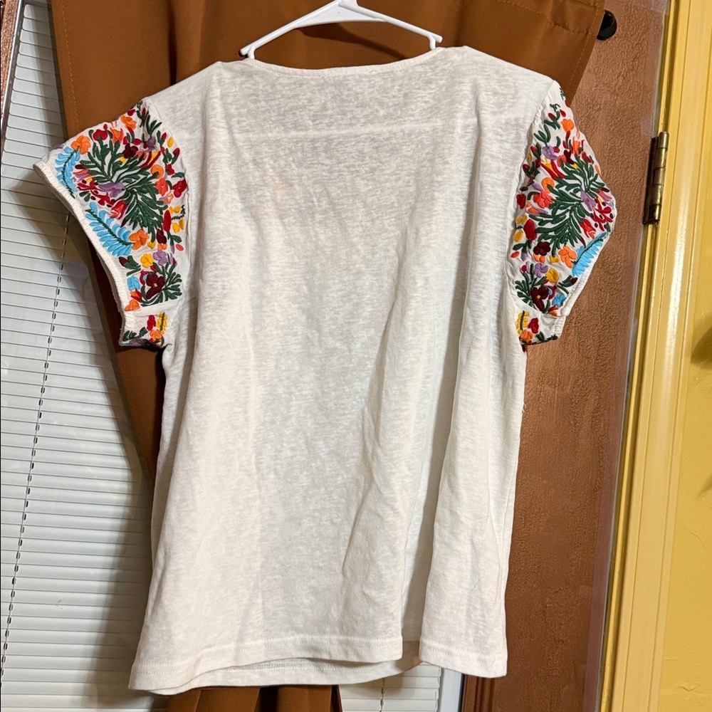 Easel top with colorful embroidery, no flaws size large - Picture 4 of 5